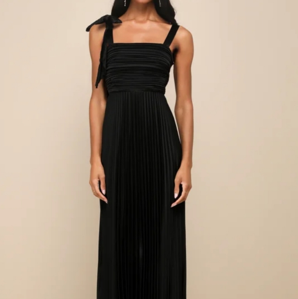 Gorgeous Purpose Black Satin Pleated Sleeveless Bow Maxi Dress